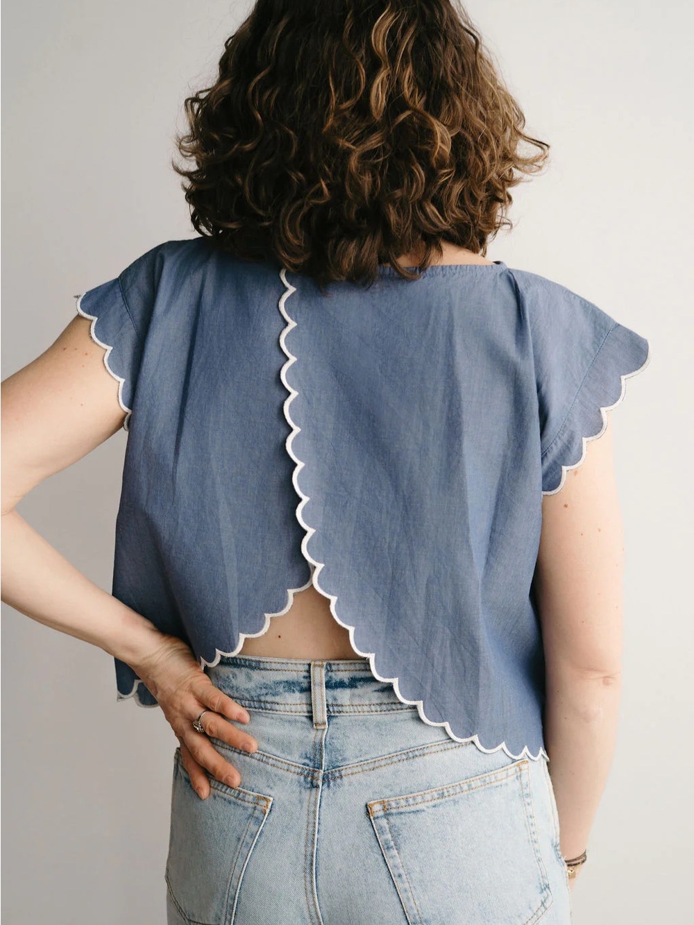 Blue Scallop-Edge Cropped Top with Back Keyhole